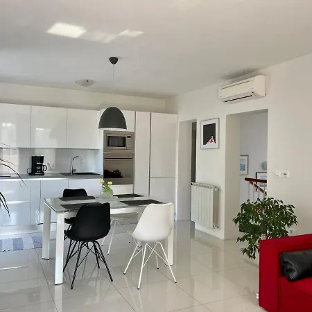 Apartment Bloom Near The *